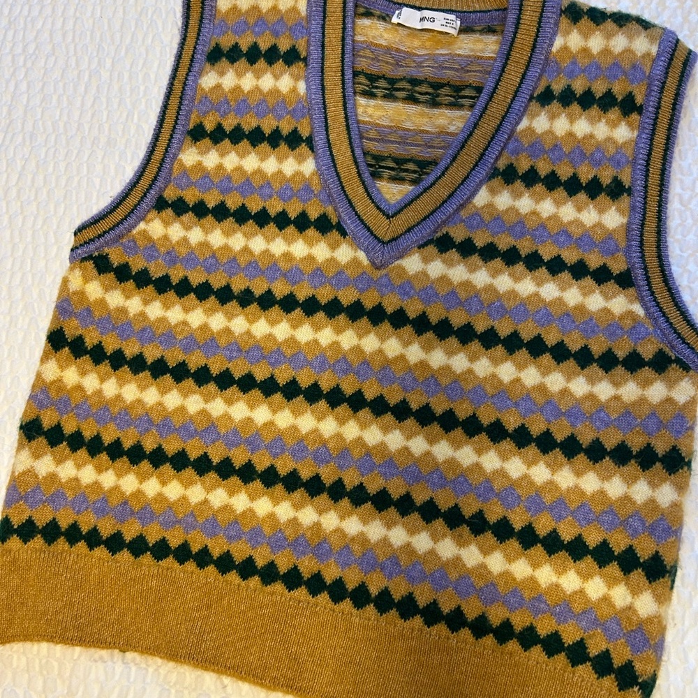 * RARE Mango Women's V-Neck Sweater Vest- color block Yellow and Purple - Picture 3 of 8